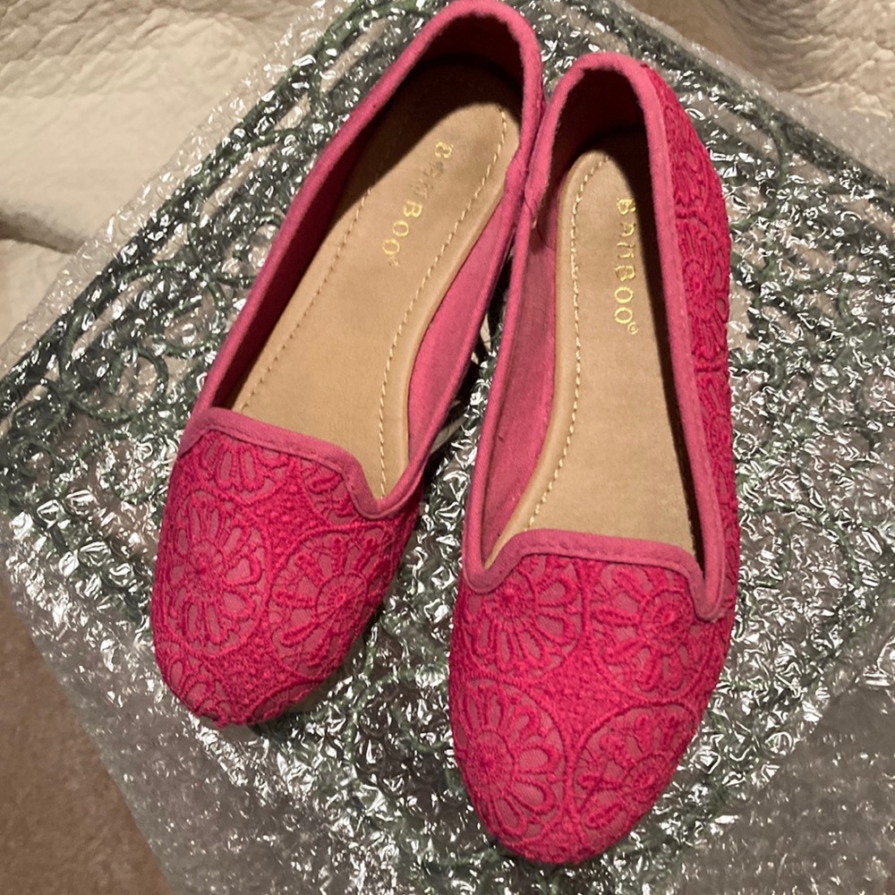 Bamboo pink lace loafers